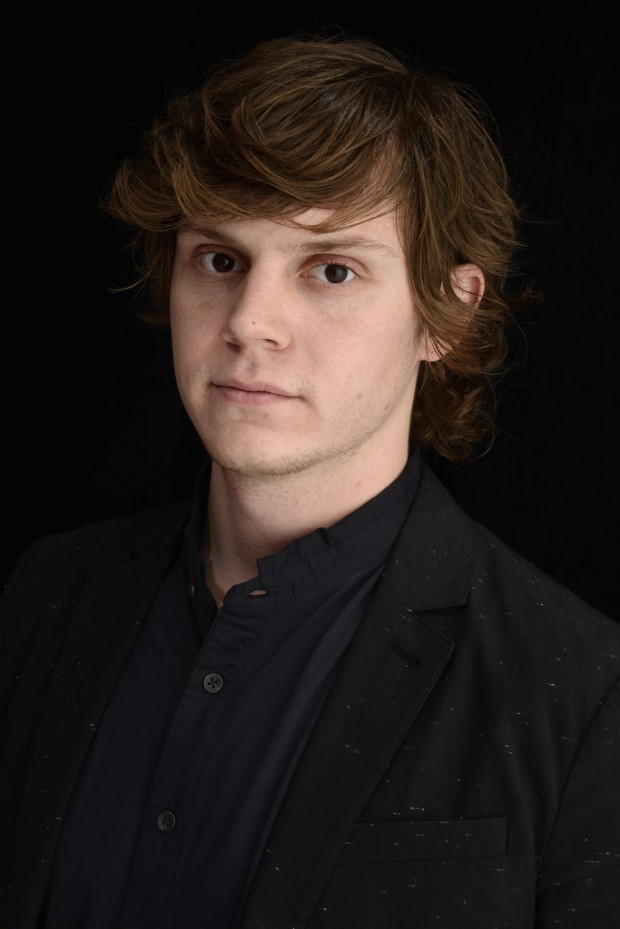 Evan Peters 